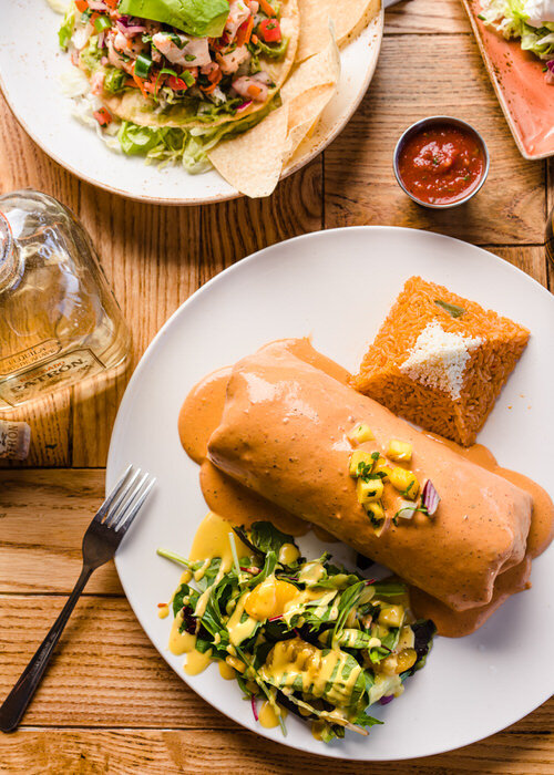 自動車 LOS AGAVES Los Agaves Mexican Restaurant